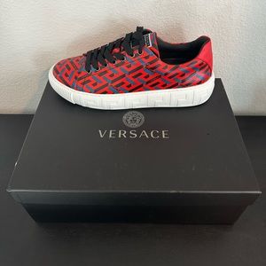 Versace Men’s size 9 (42) designer sneakers